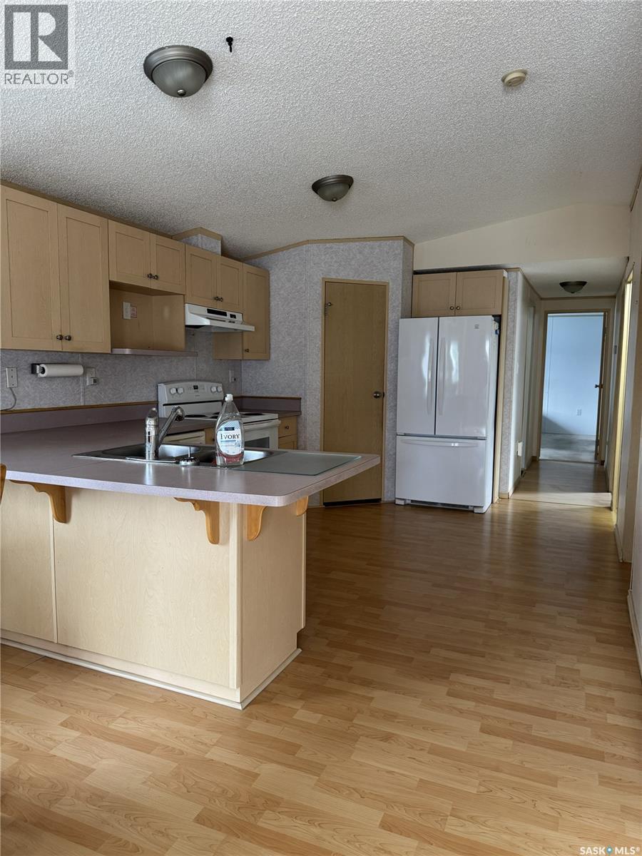 803 Railway Avenue, Strasbourg, Saskatchewan  S0G 4V0 - Photo 5 - SK035057