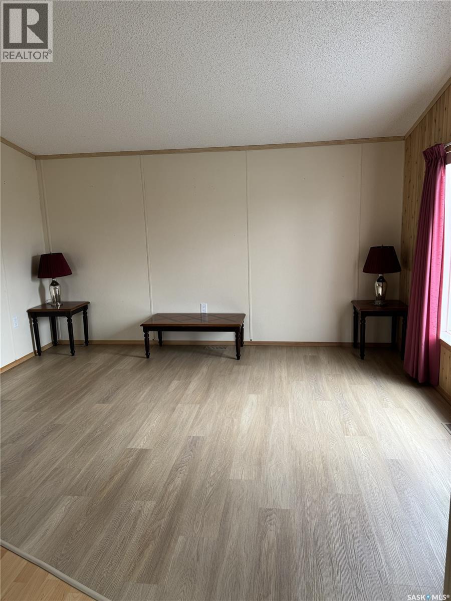 803 Railway Avenue, Strasbourg, Saskatchewan  S0G 4V0 - Photo 8 - SK035057