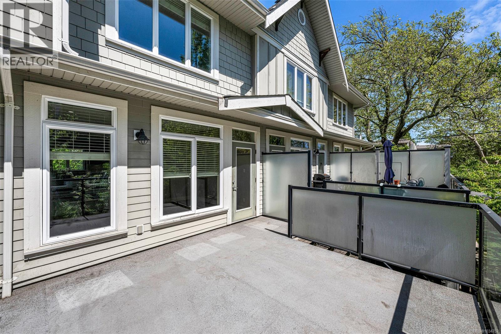 3 2918 Shelbourne St, Victoria, British Columbia  V8R 4M6 - Photo 33 - 1034752