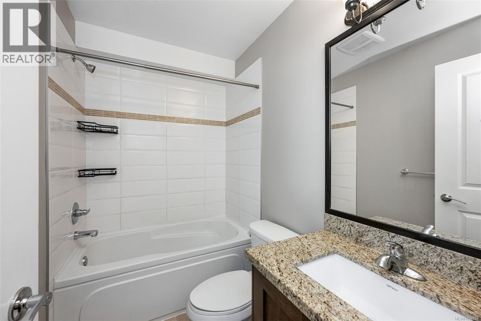 3 2918 Shelbourne St, Victoria, British Columbia  V8R 4M6 - Photo 40 - 1034752