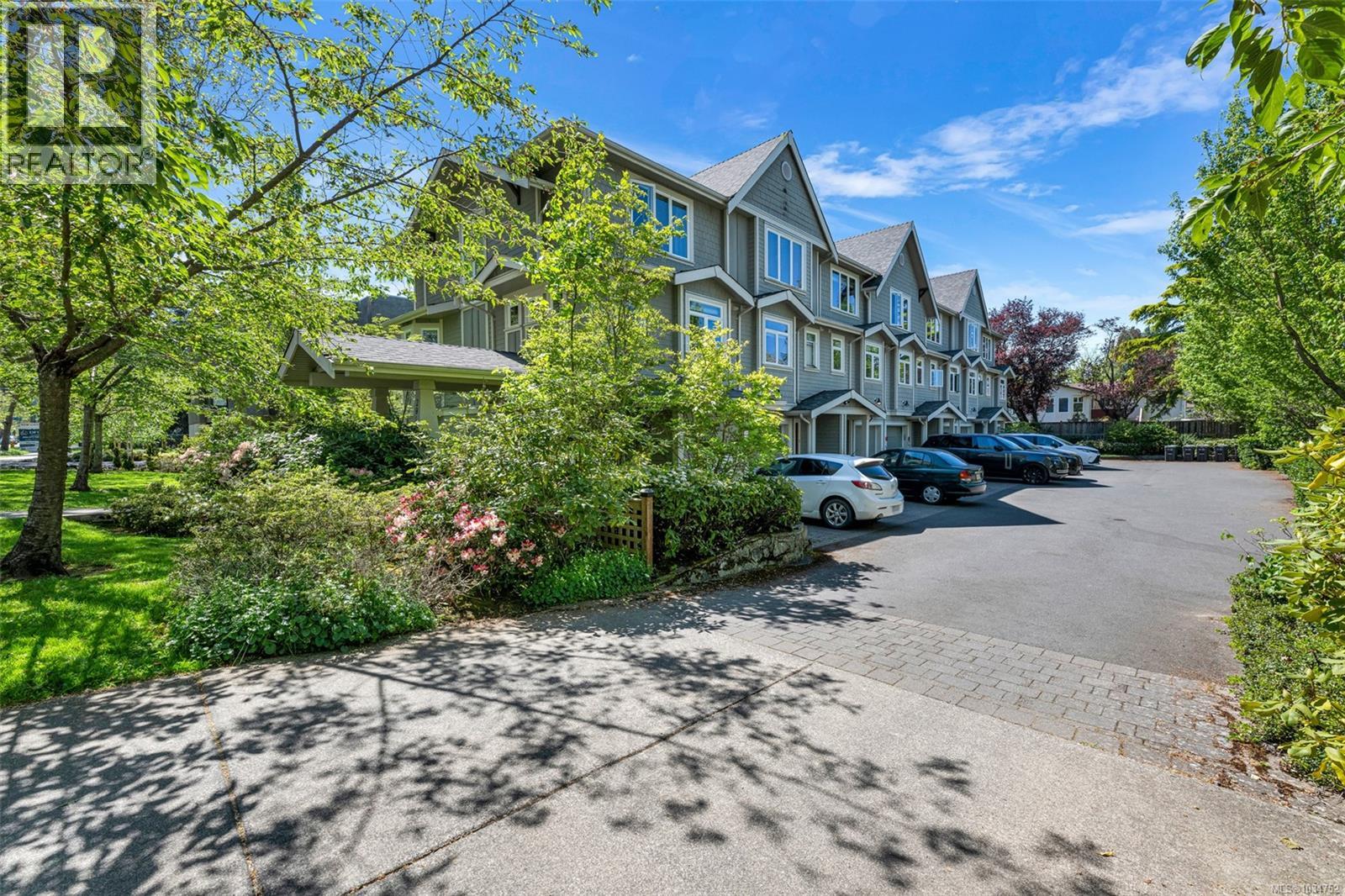 3 2918 Shelbourne St, Victoria, British Columbia  V8R 4M6 - Photo 42 - 1034752