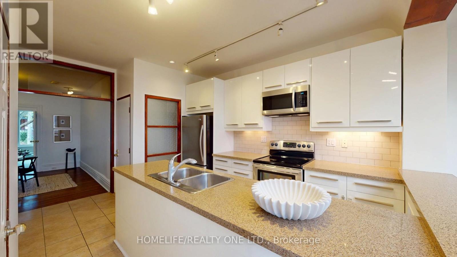 25 Riverdale Avenue, Toronto, Ontario  M4K 1C2 - Photo 10 - E13090792