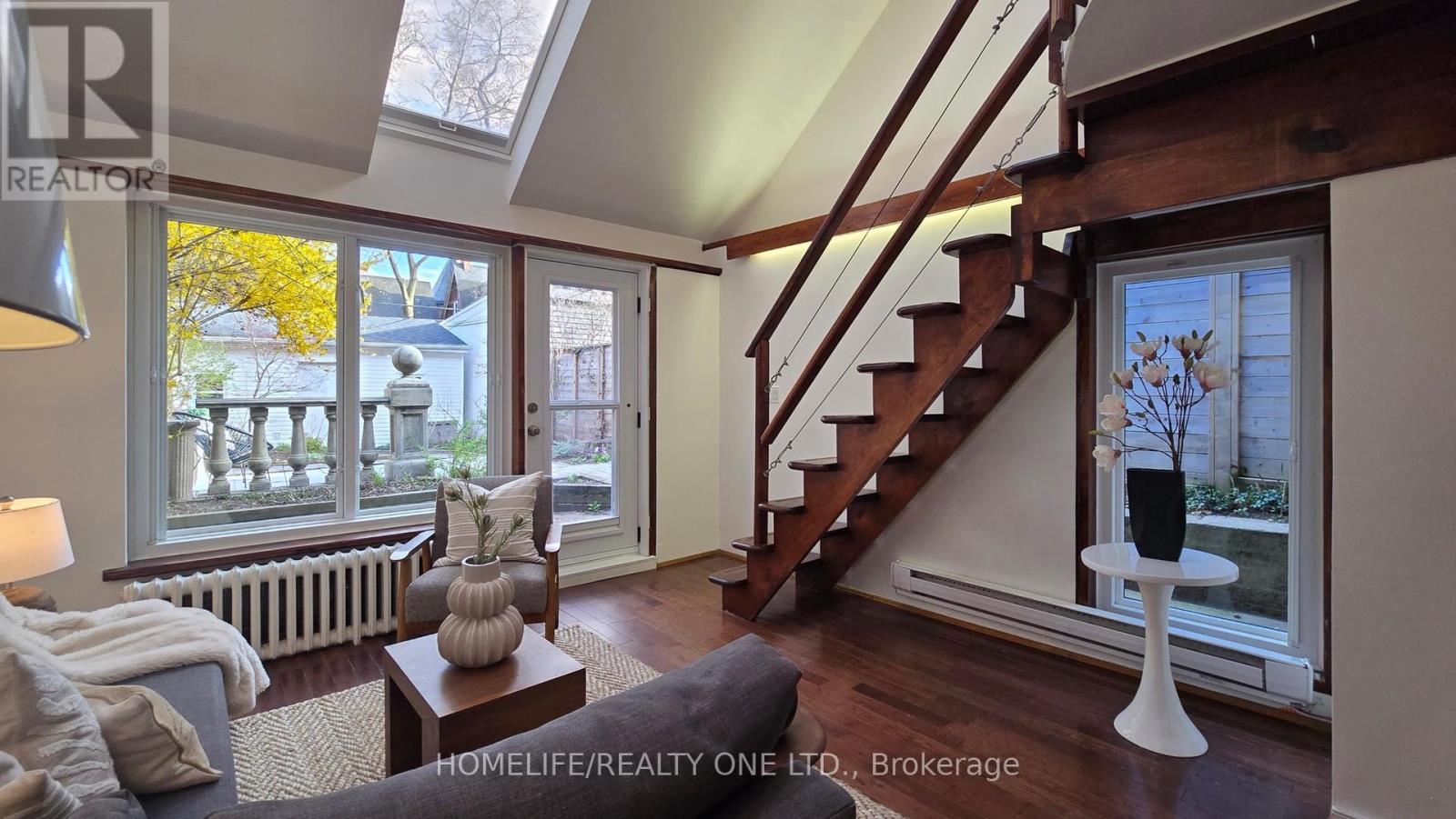 25 Riverdale Avenue, Toronto, Ontario  M4K 1C2 - Photo 18 - E13090792