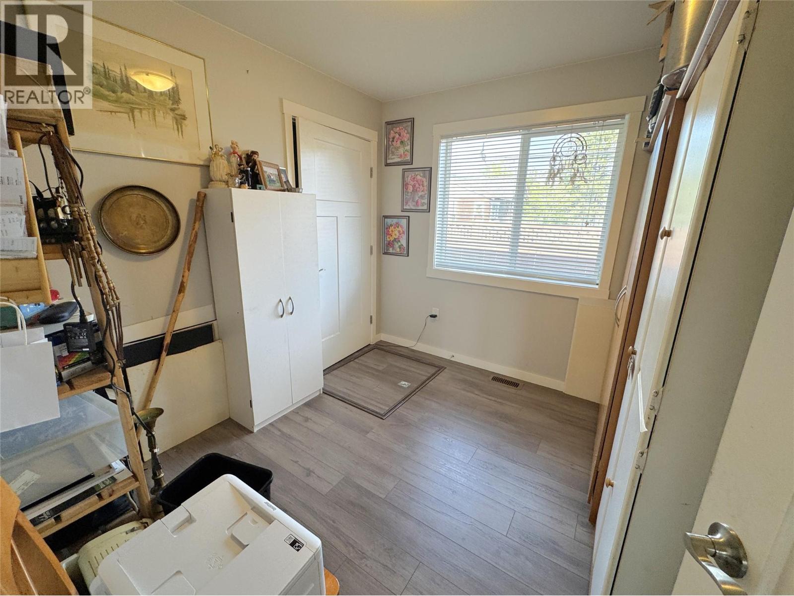 2402 Coldwater Avenue, Merritt, British Columbia  V1K 1B8 - Photo 10 - 10386087