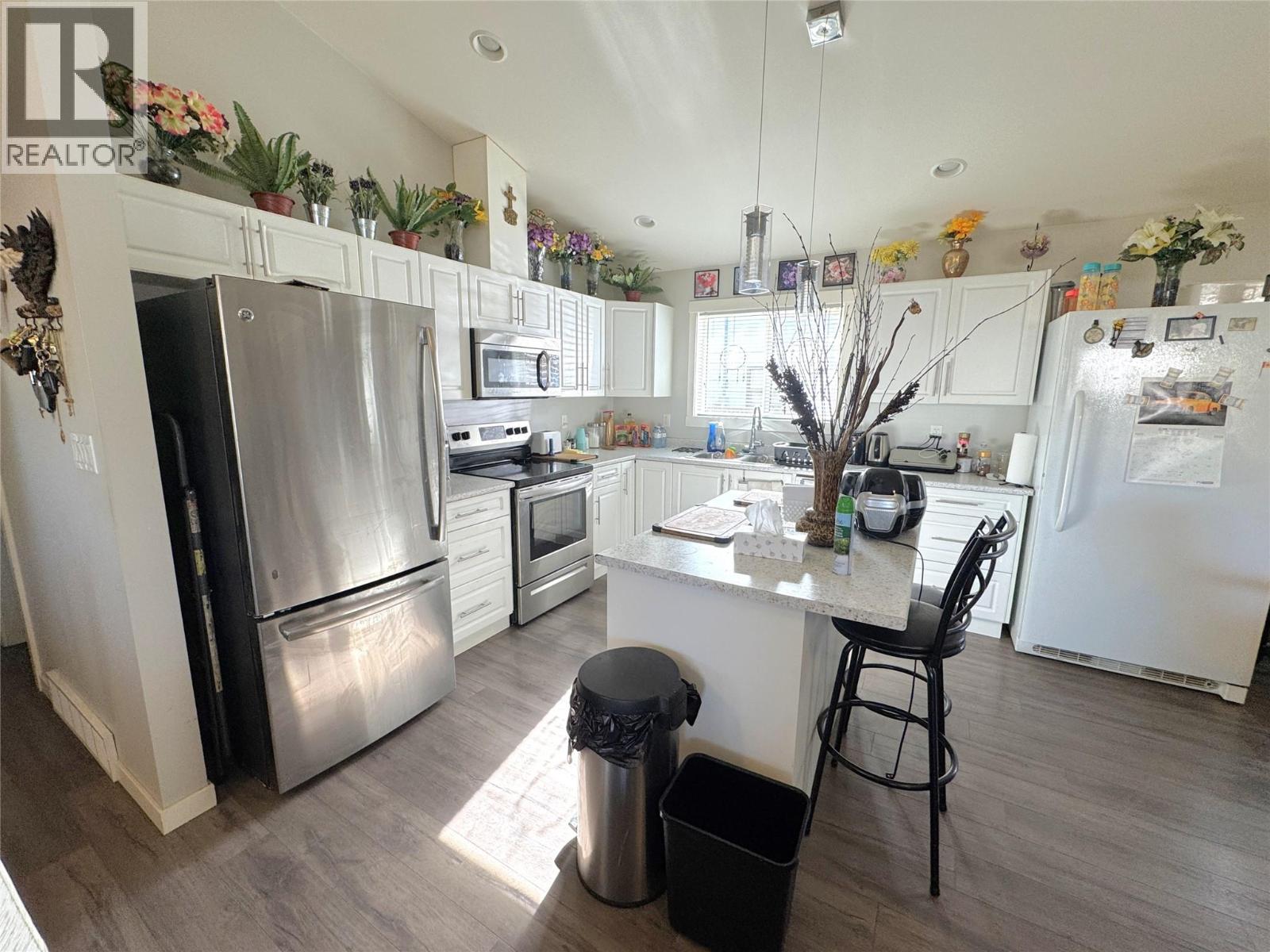 2402 Coldwater Avenue, Merritt, British Columbia  V1K 1B8 - Photo 4 - 10386087