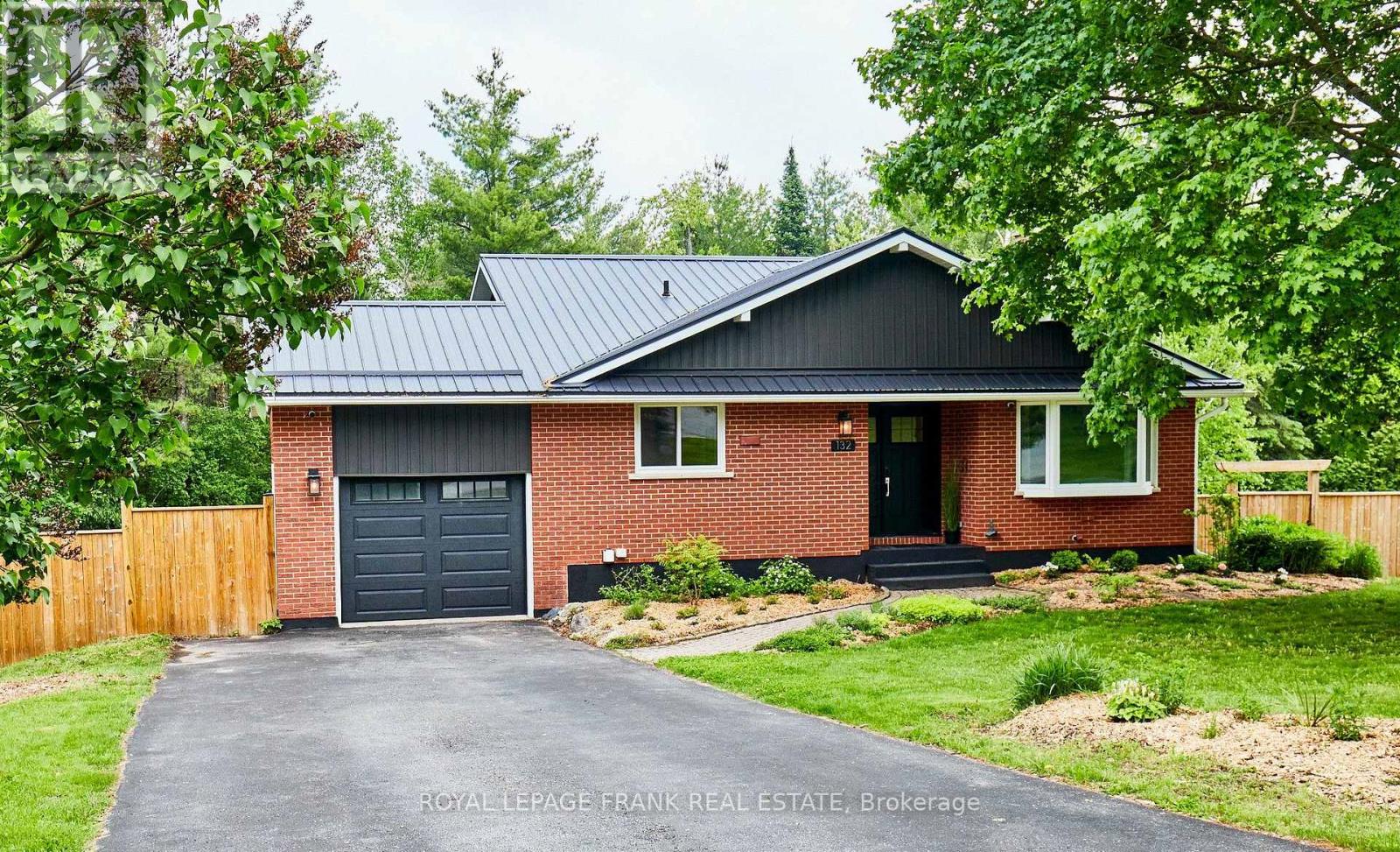 132 COULTER DRIVE, Kawartha Lakes, Ontario