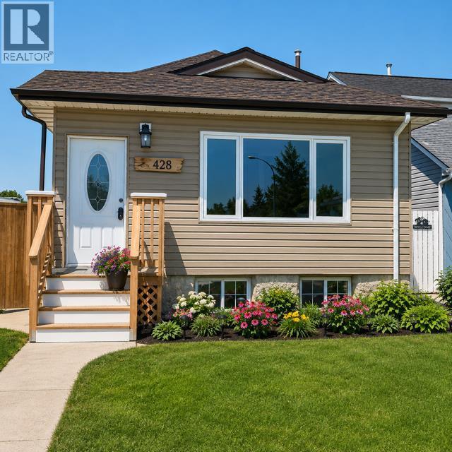 428 Boutin Avenue, Hinton, Alberta  T7V 1A2 - Photo 1 - A2296744