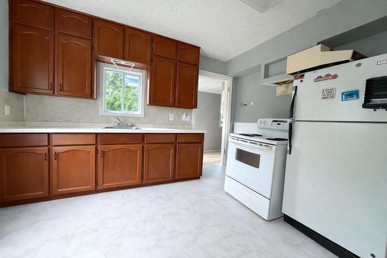 9405 Broadway Street, Chilliwack Proper East, Chilliwack, British Columbia  V2P 5T8 - Photo 3 - R3117324
