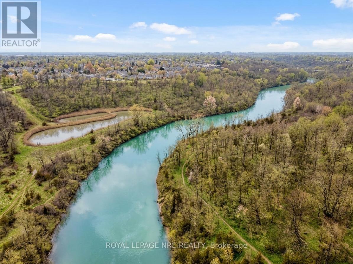 16 Rosemore Road, St. Catharines, Ontario  L2S 1A8 - Photo 2 - X13092524