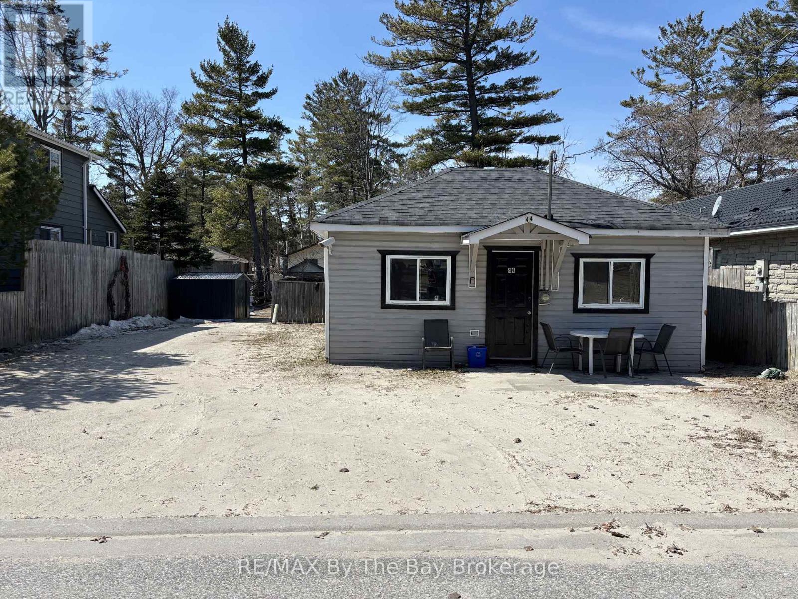 44 12th Street N, Wasaga Beach, Ontario  L9Z 2J9 - Photo 3 - S12980898