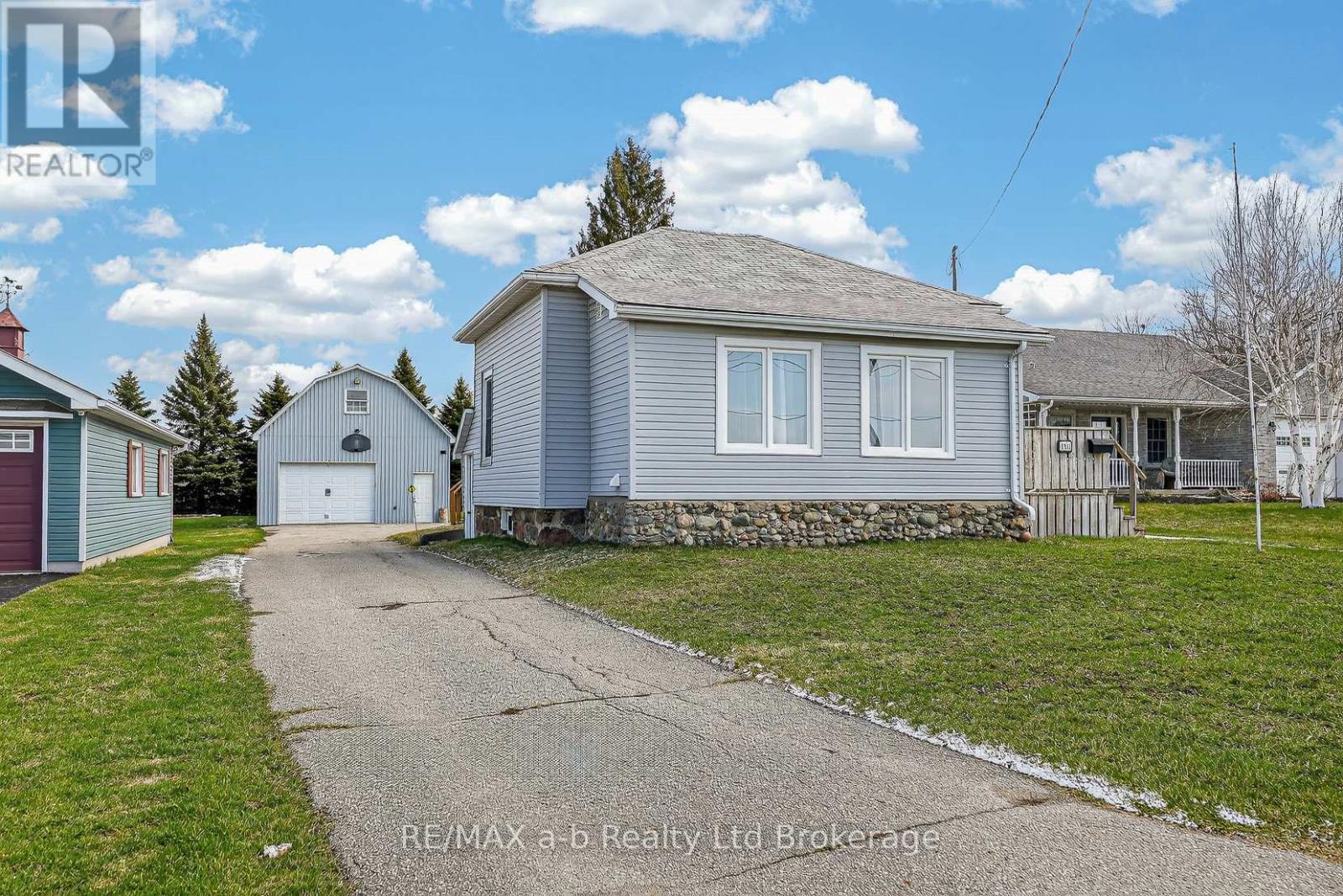 191 Whiting Street, Ingersoll, Ontario  N5C 3B6 - Photo 1 - X13093158