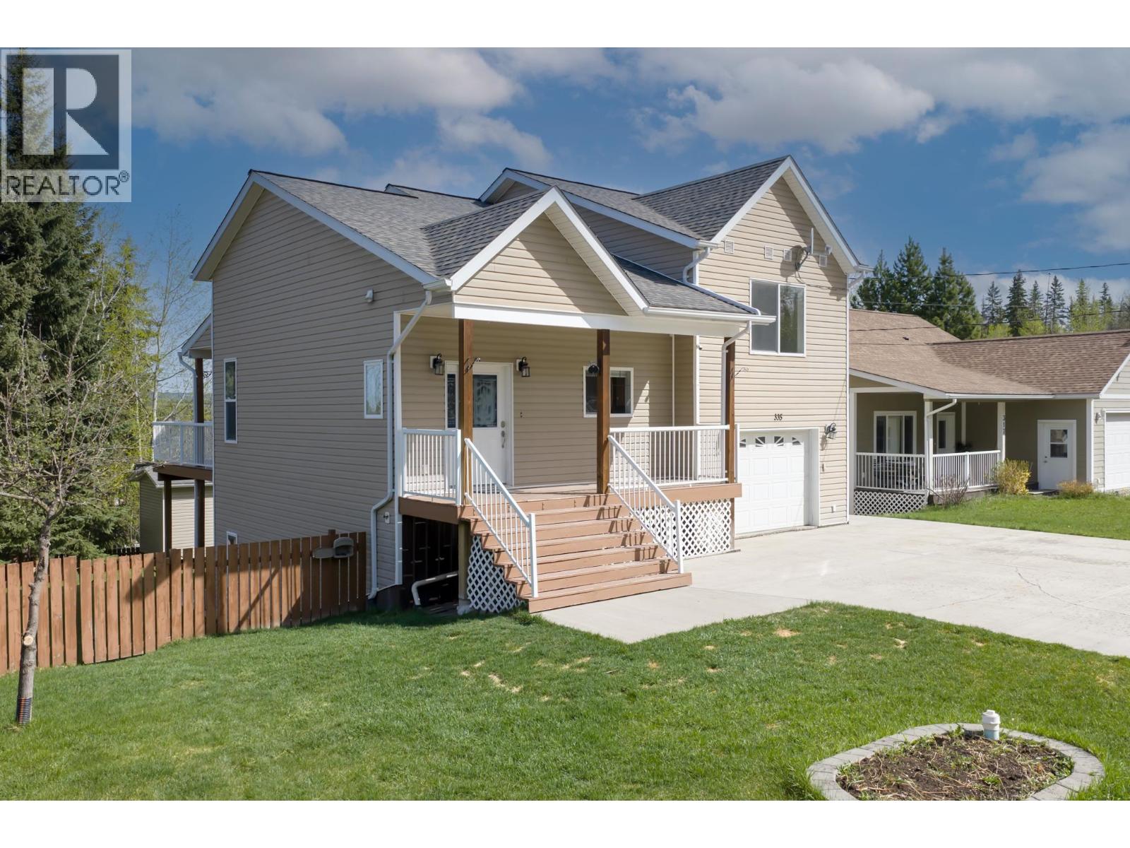 335 W 6th Street, Vanderhoof, British Columbia  V0J 3A0 - Photo 1 - R3120363