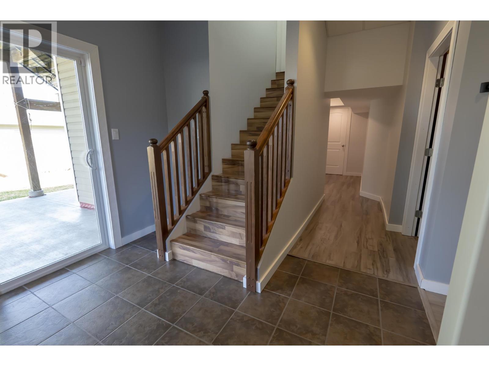 335 W 6th Street, Vanderhoof, British Columbia  V0J 3A0 - Photo 21 - R3120363