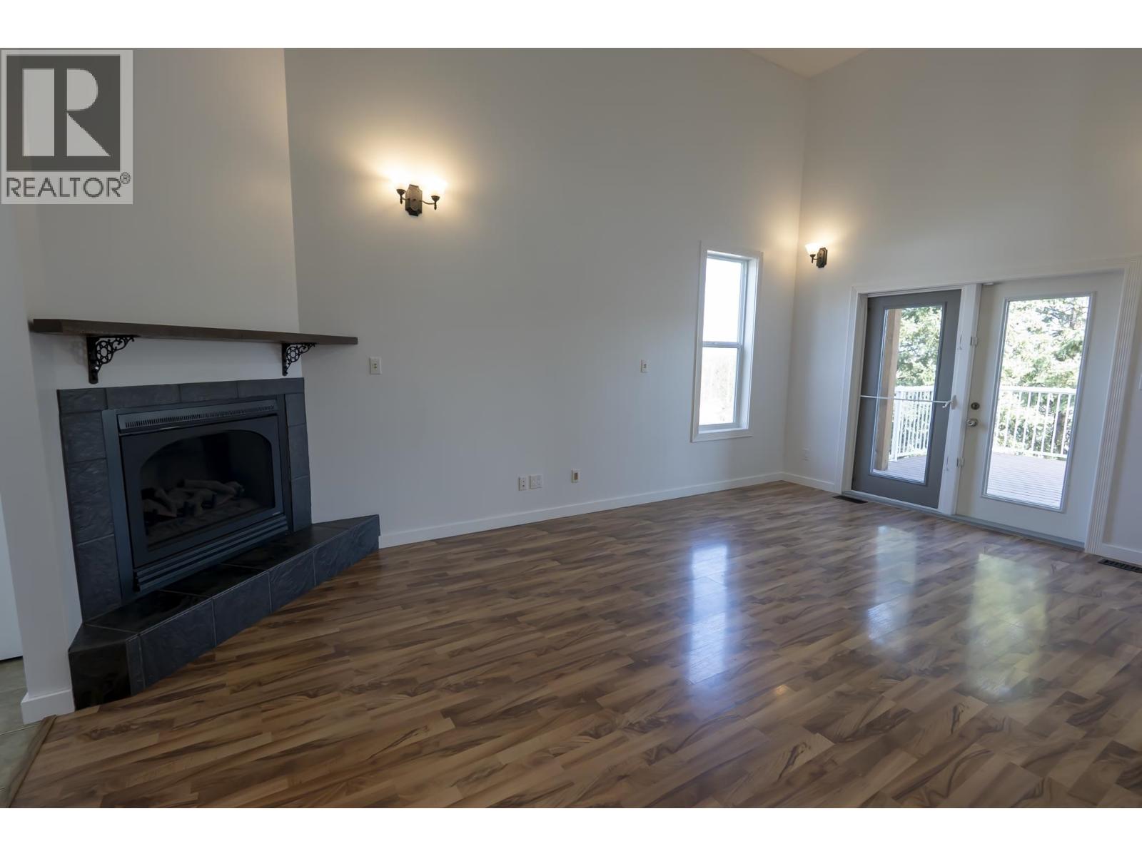 335 W 6th Street, Vanderhoof, British Columbia  V0J 3A0 - Photo 9 - R3120363