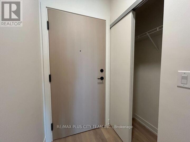 916 - 181 Sterling Road, Toronto, Ontario  M6R 0B2 - Photo 11 - C13093200