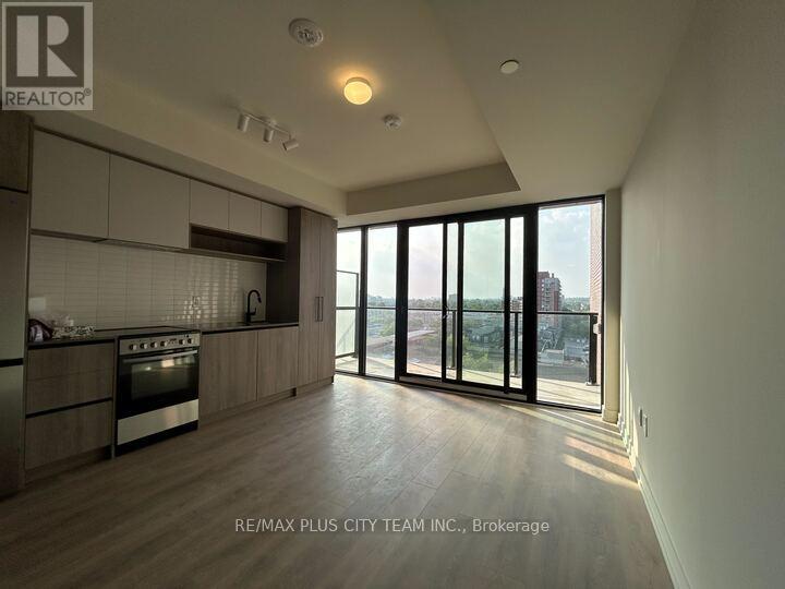 916 - 181 Sterling Road, Toronto, Ontario  M6R 0B2 - Photo 2 - C13093200
