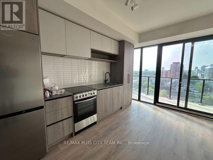 916 - 181 Sterling Road, Toronto, Ontario  M6R 0B2 - Photo 4 - C13093200
