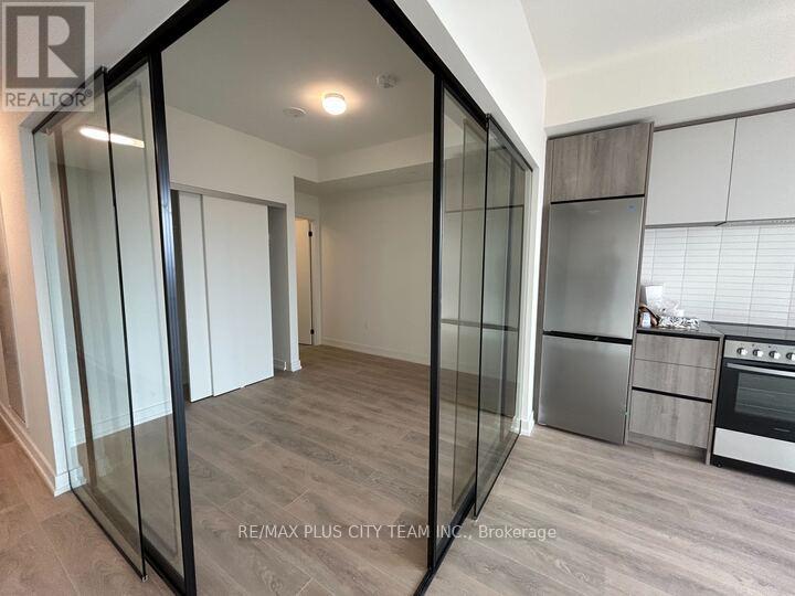 916 - 181 Sterling Road, Toronto, Ontario  M6R 0B2 - Photo 6 - C13093200