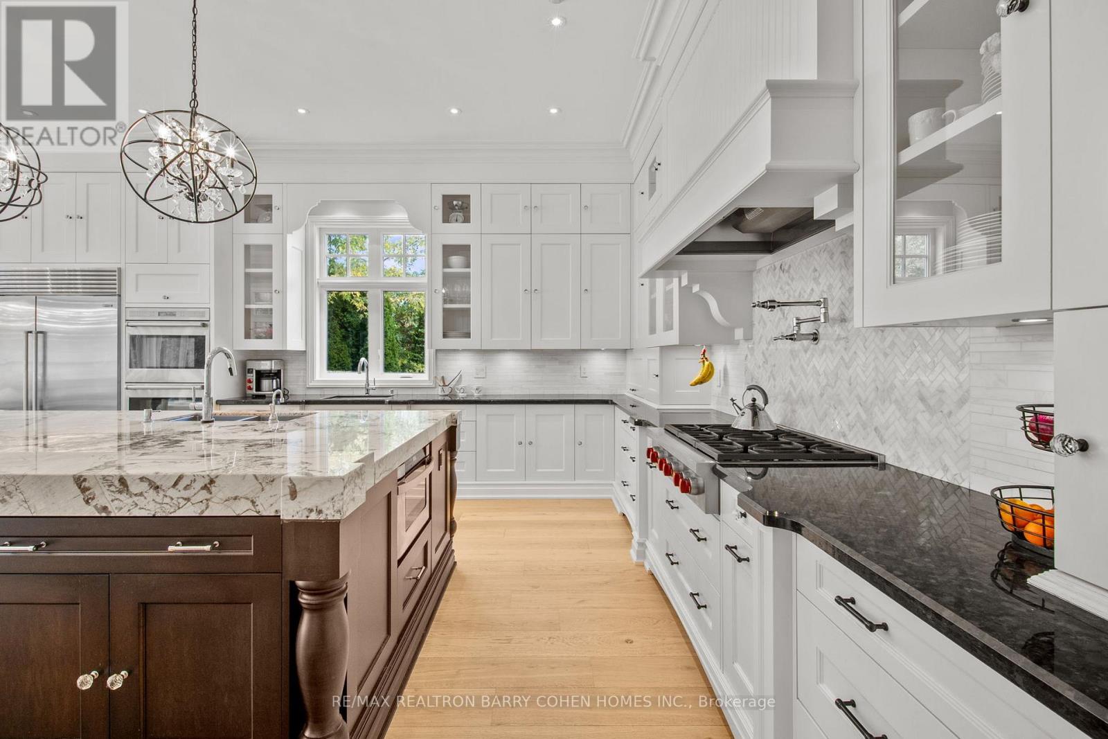 180 Sandringham Drive, Toronto, Ontario  M3H 1E3 - Photo 9 - C13093248