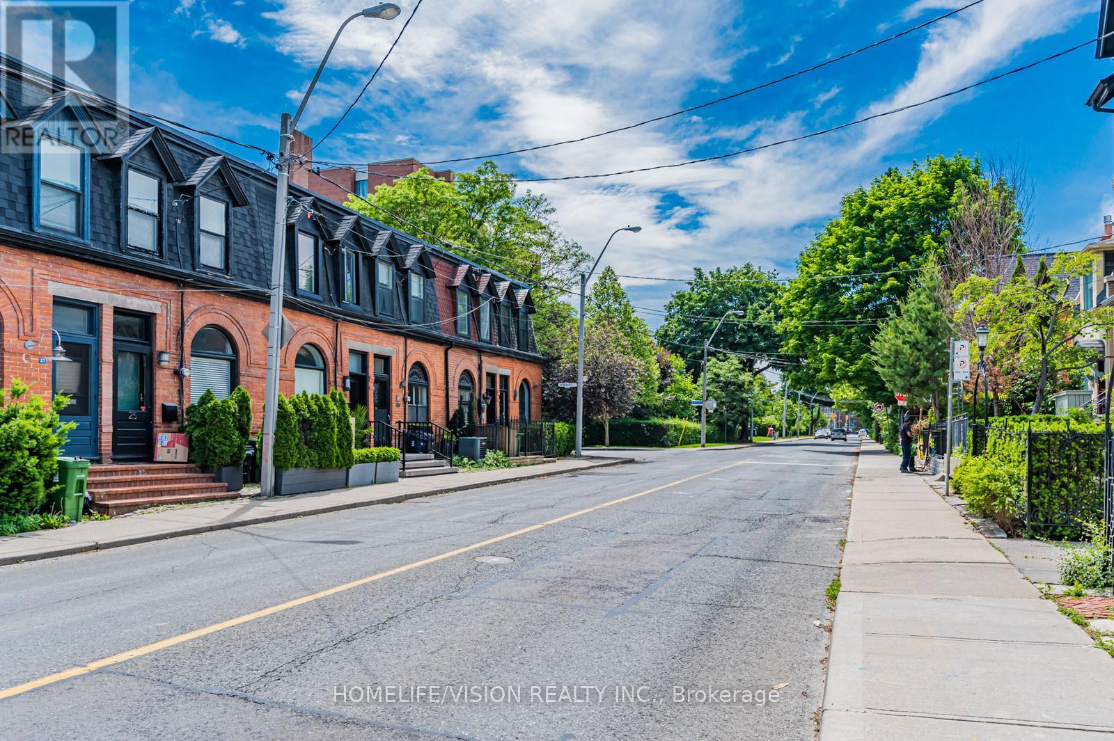 31 Belmont Street, Toronto, Ontario  M5R 1P9 - Photo 2 - C13093258