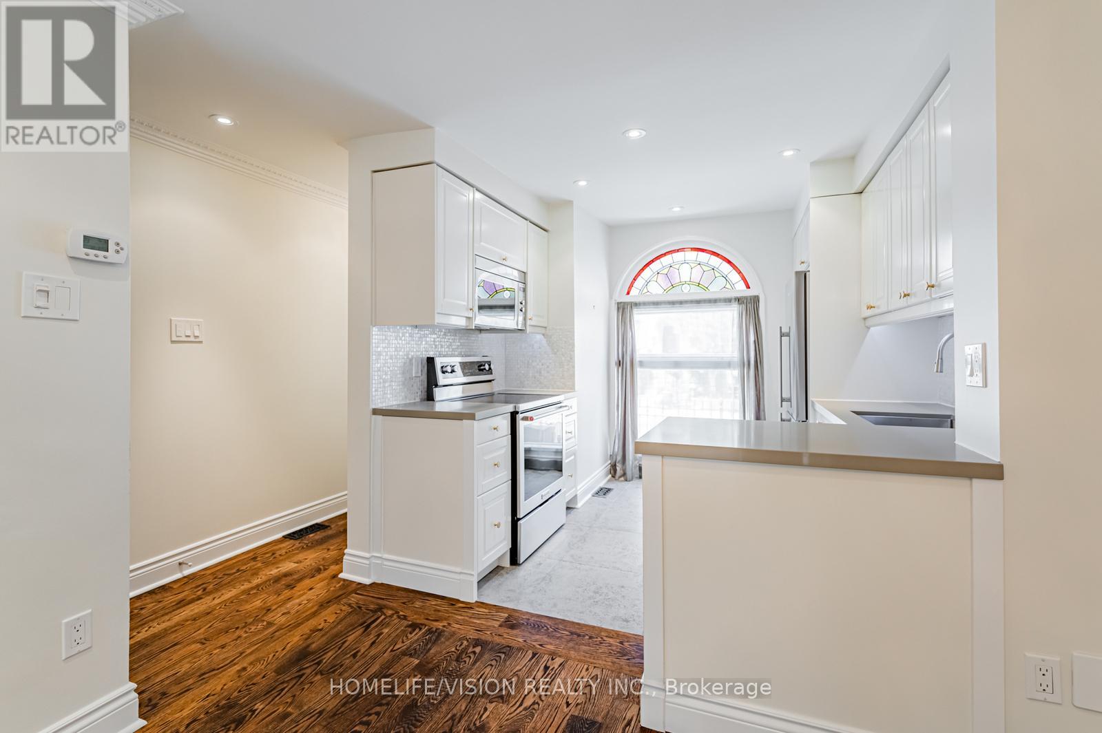 31 Belmont Street, Toronto, Ontario  M5R 1P9 - Photo 4 - C13093258