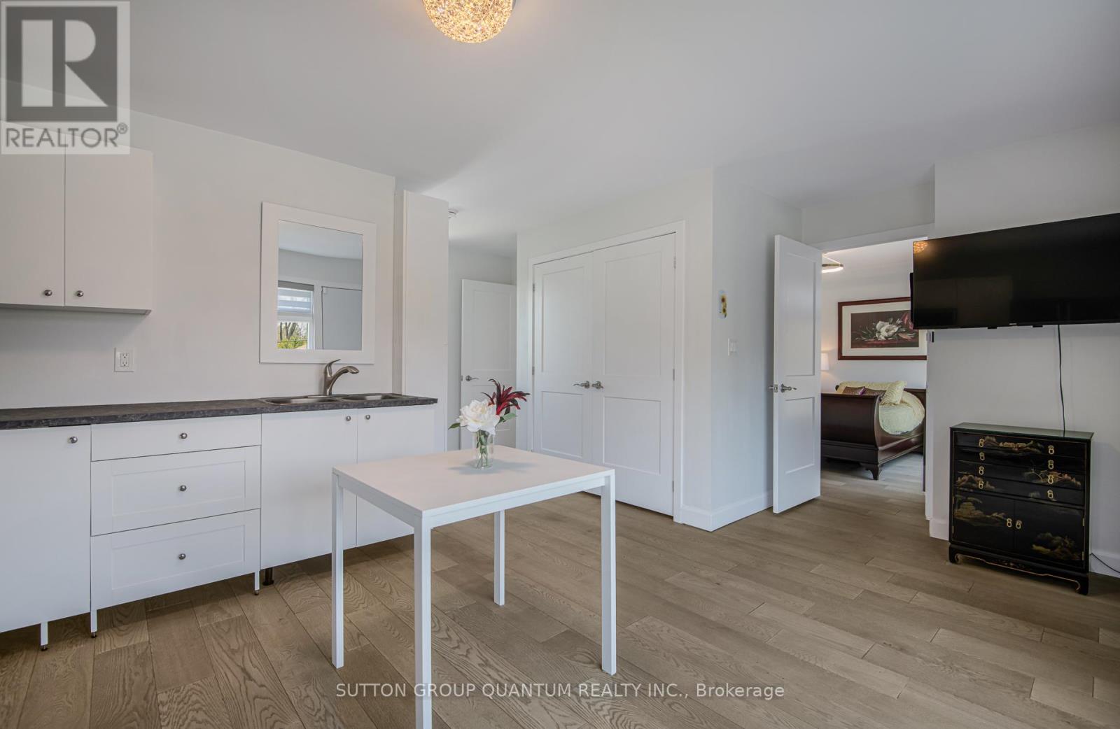 46 Jopling Avenue, Toronto, Ontario  M9B 4G2 - Photo 31 - W13091356