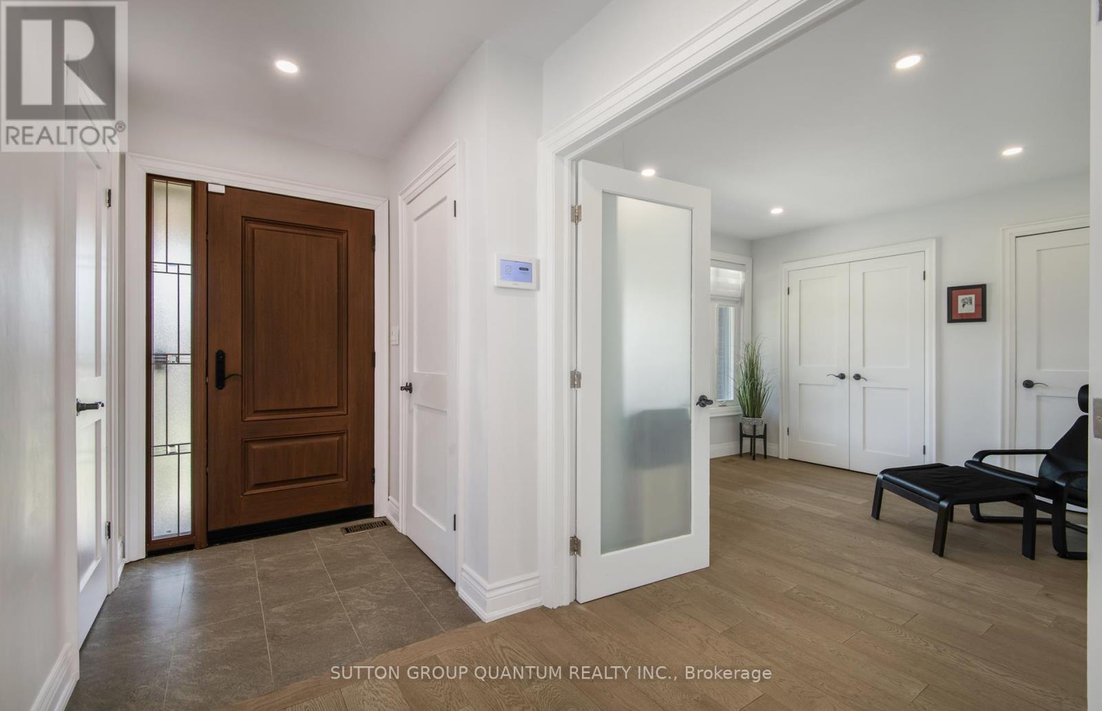46 Jopling Avenue, Toronto, Ontario  M9B 4G2 - Photo 6 - W13091356