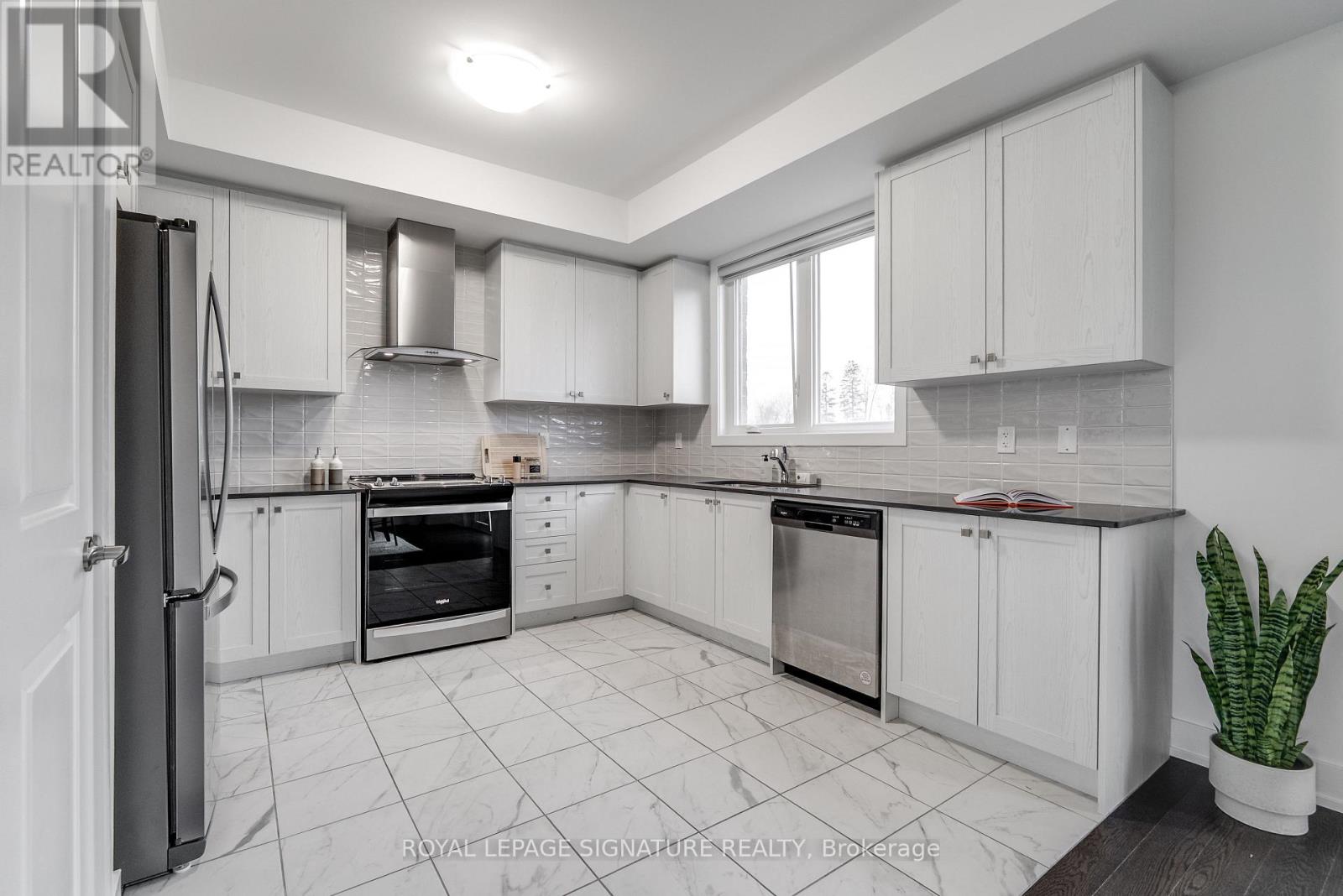 10 Sobczak Drive, Whitby, Ontario  L1N 1B3 - Photo 4 - E13093176