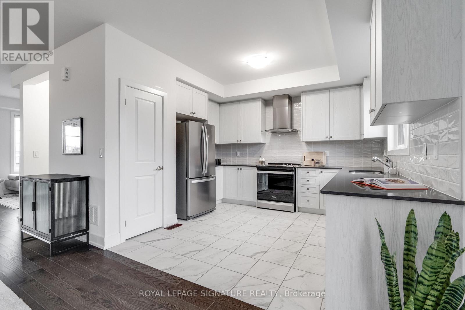 10 Sobczak Drive, Whitby, Ontario  L1N 1B3 - Photo 6 - E13093176