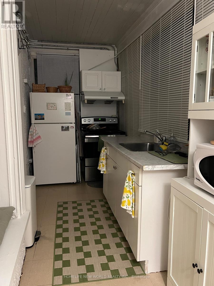 1 - 96 Wheeler Avenue, Toronto, Ontario  M4L 3V2 - Photo 7 - E13093186
