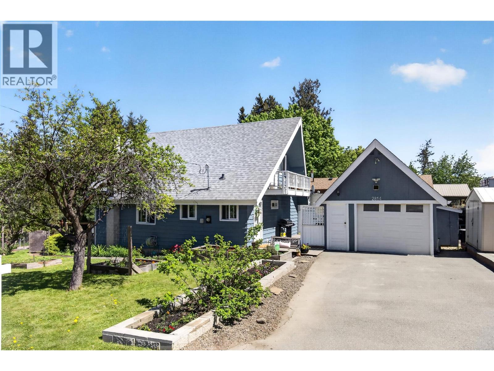 2814 Caen Road, Sorrento, British Columbia  V0E 2W0 - Photo 3 - 10376956