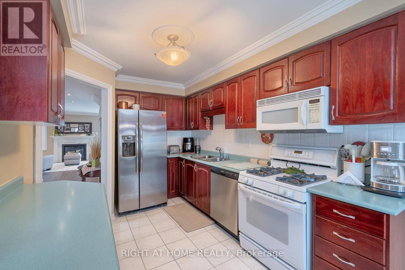 104 Pinedale Gate, Vaughan, Ontario  L4L 8X3 - Photo 18 - N13093180
