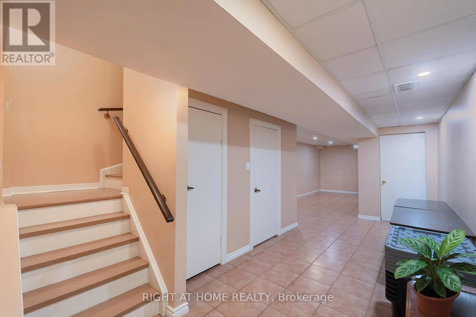 104 Pinedale Gate, Vaughan, Ontario  L4L 8X3 - Photo 33 - N13093180