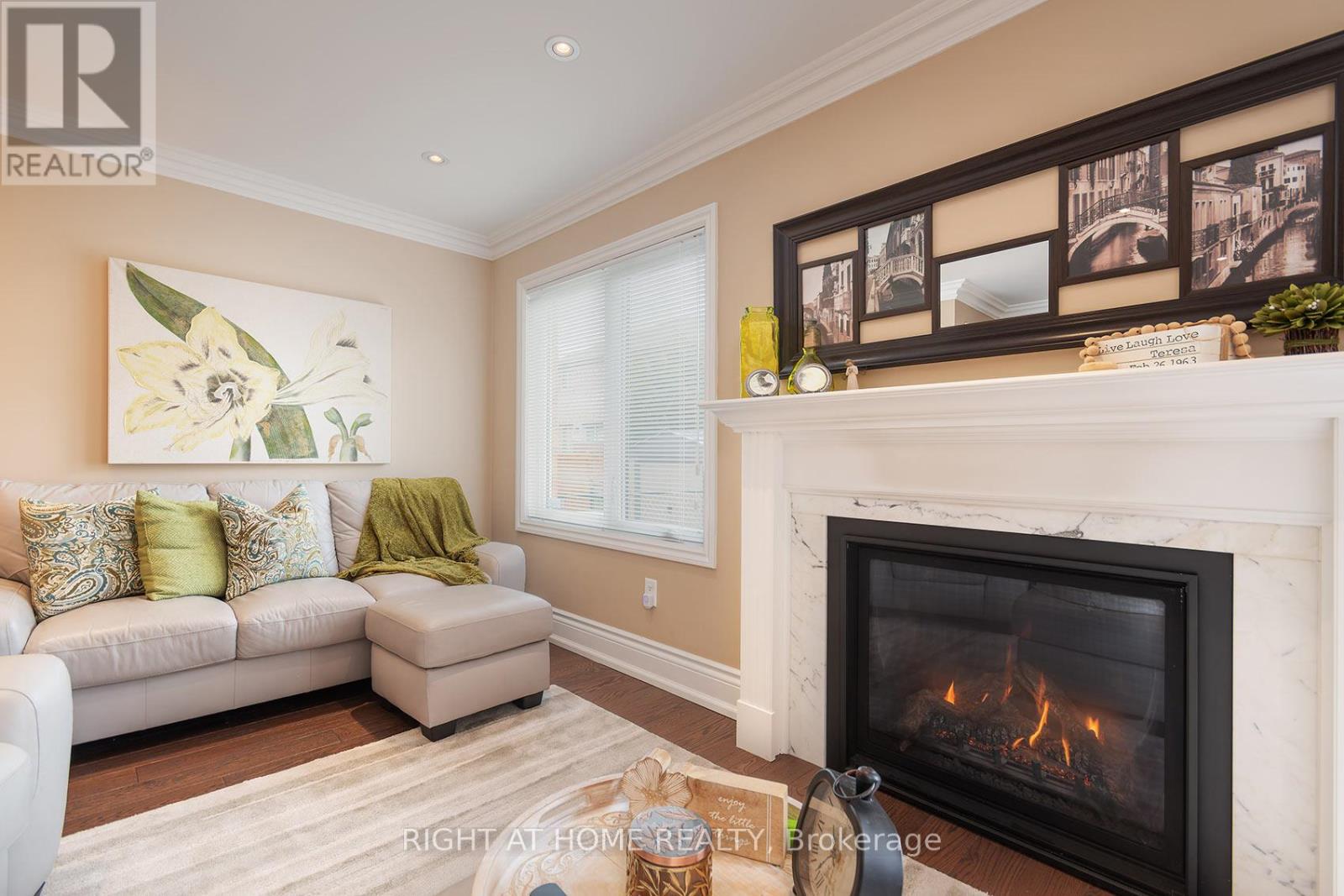104 Pinedale Gate, Vaughan, Ontario  L4L 8X3 - Photo 9 - N13093180