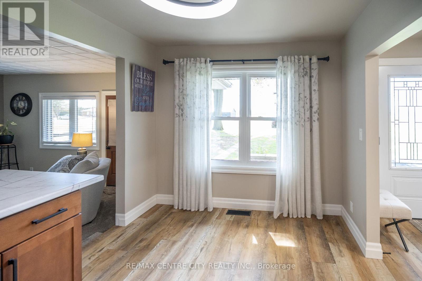 29883 West Bothwell Road, Chatham-Kent, Ontario  N0P 1C0 - Photo 7 - X13090452