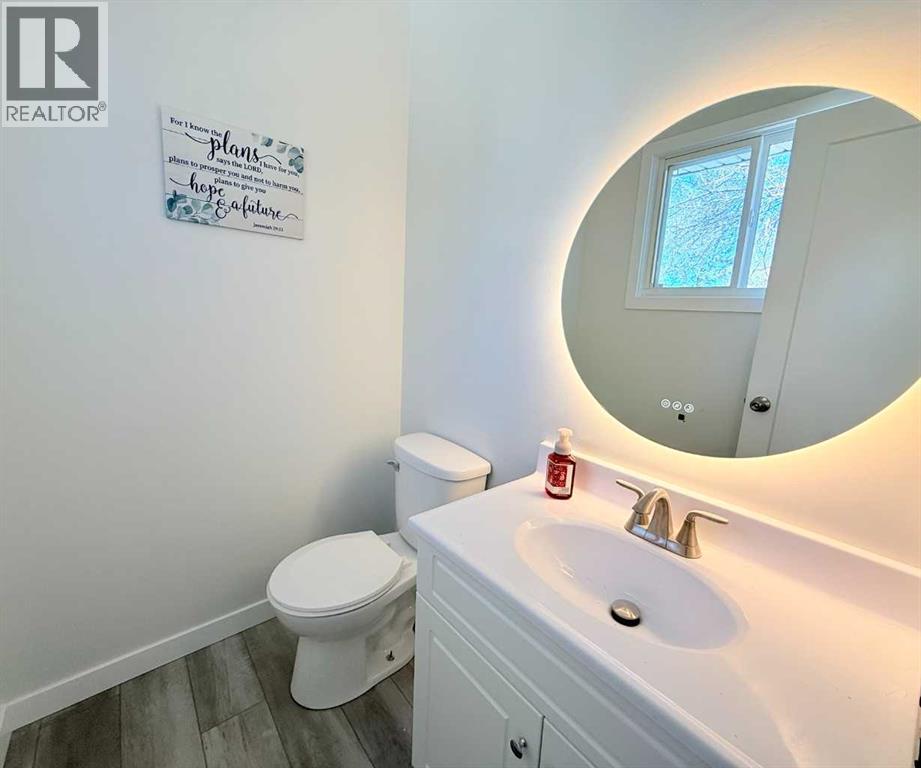 318 5 Avenue, Wainwright, Alberta  T9W 1A7 - Photo 11 - A2308769