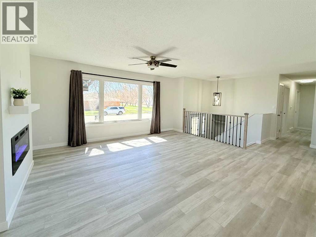 318 5 Avenue, Wainwright, Alberta  T9W 1A7 - Photo 3 - A2308769