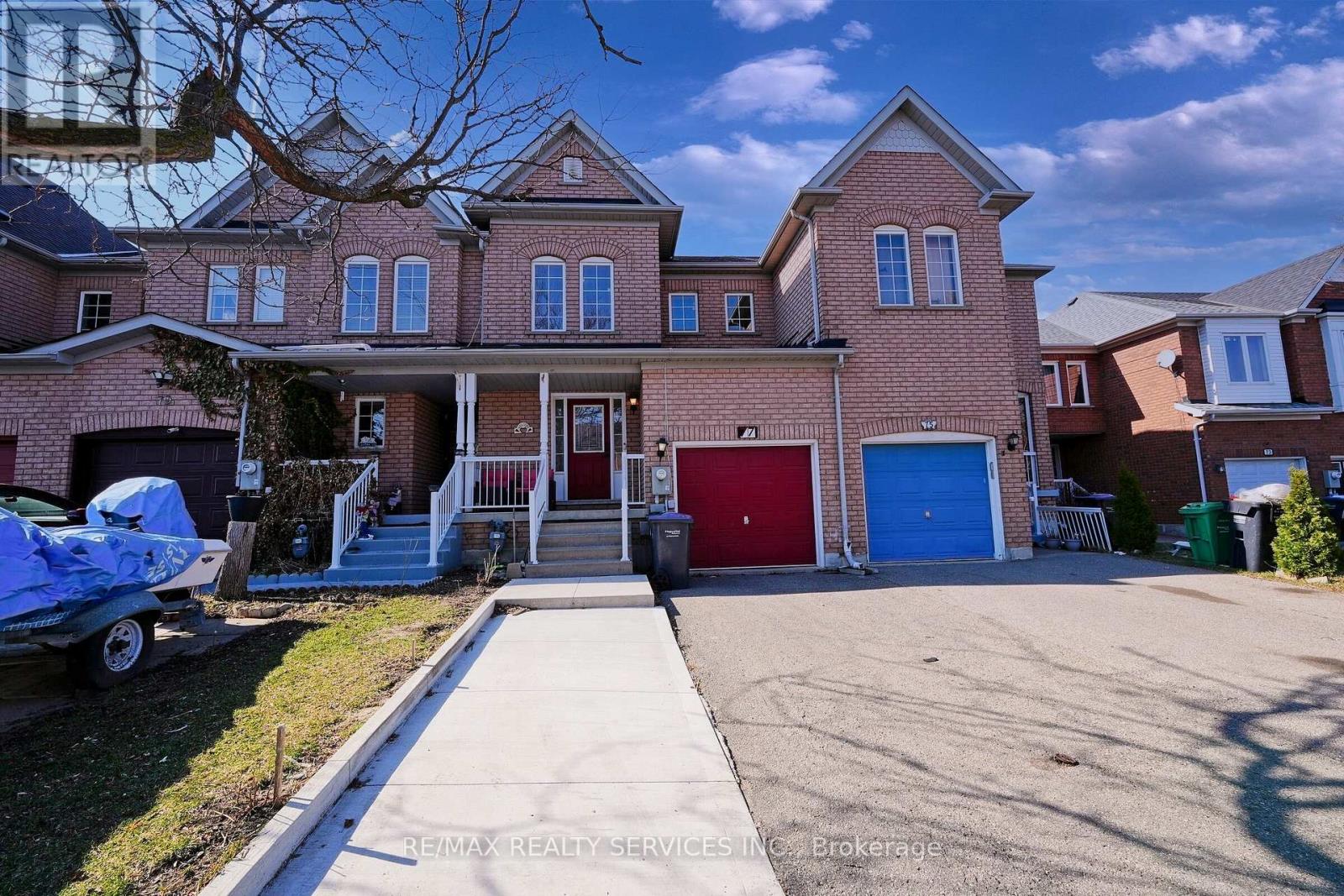 77 Monaco Court, Brampton, Ontario  L7A 1X5 - Photo 2 - W13093140