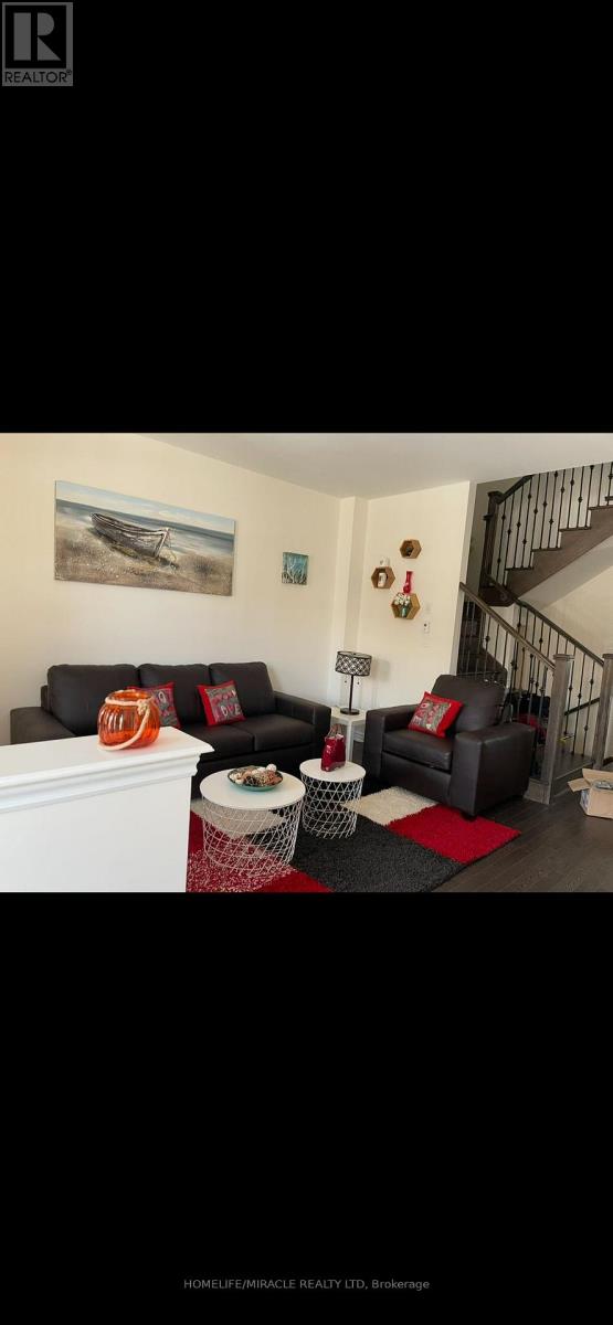 38 Folgate Crescent, Brampton, Ontario  L6R 4A8 - Photo 3 - W13093148