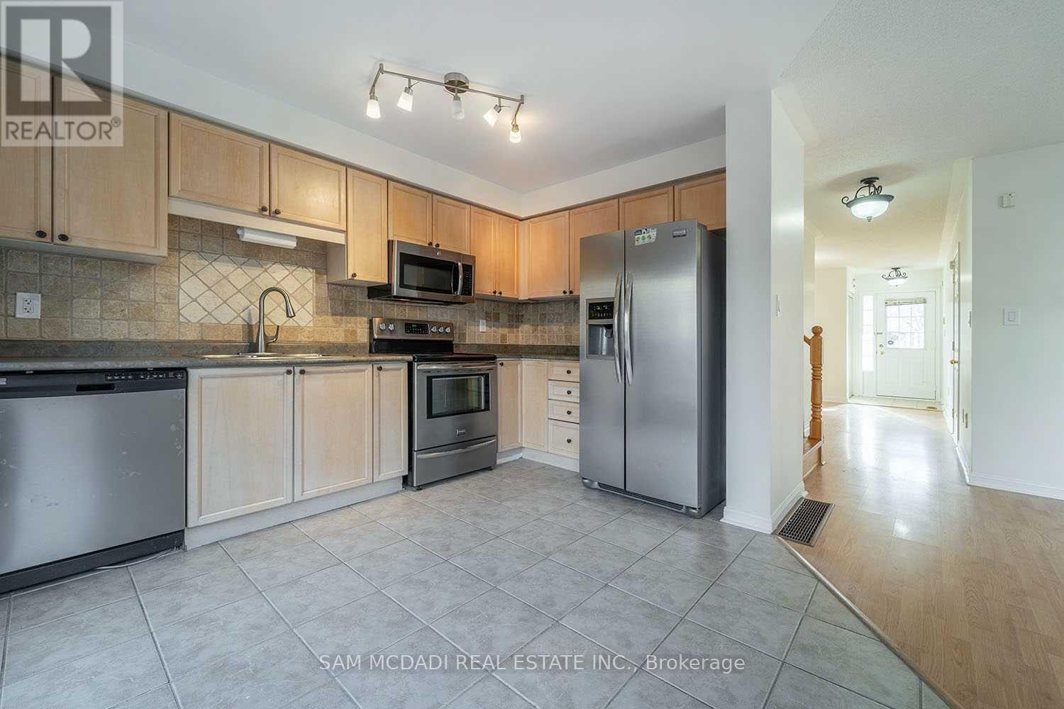 2447 Baintree Crescent, Oakville, Ontario  L6M 4W9 - Photo 10 - W13093156