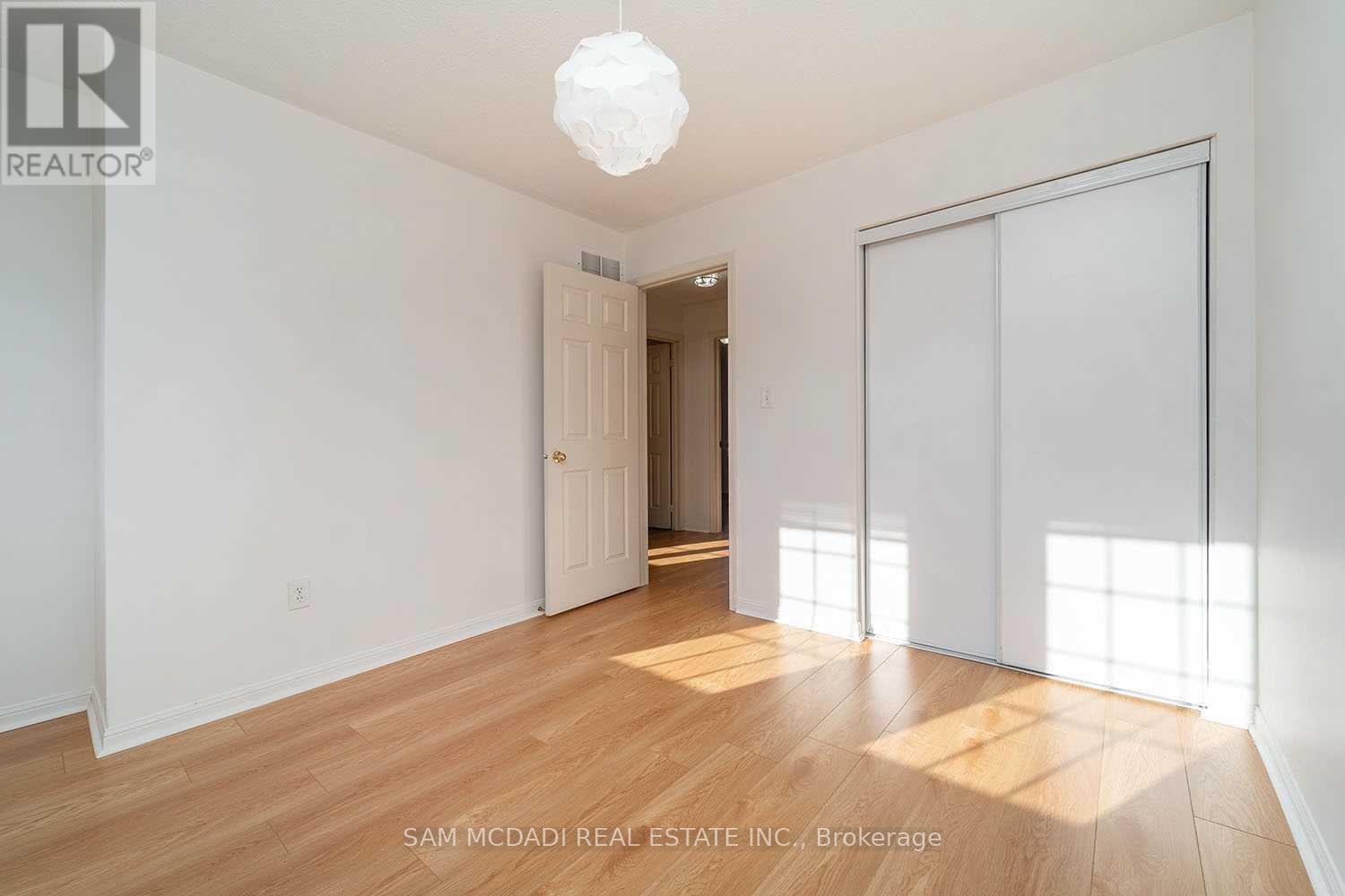 2447 Baintree Crescent, Oakville, Ontario  L6M 4W9 - Photo 17 - W13093156
