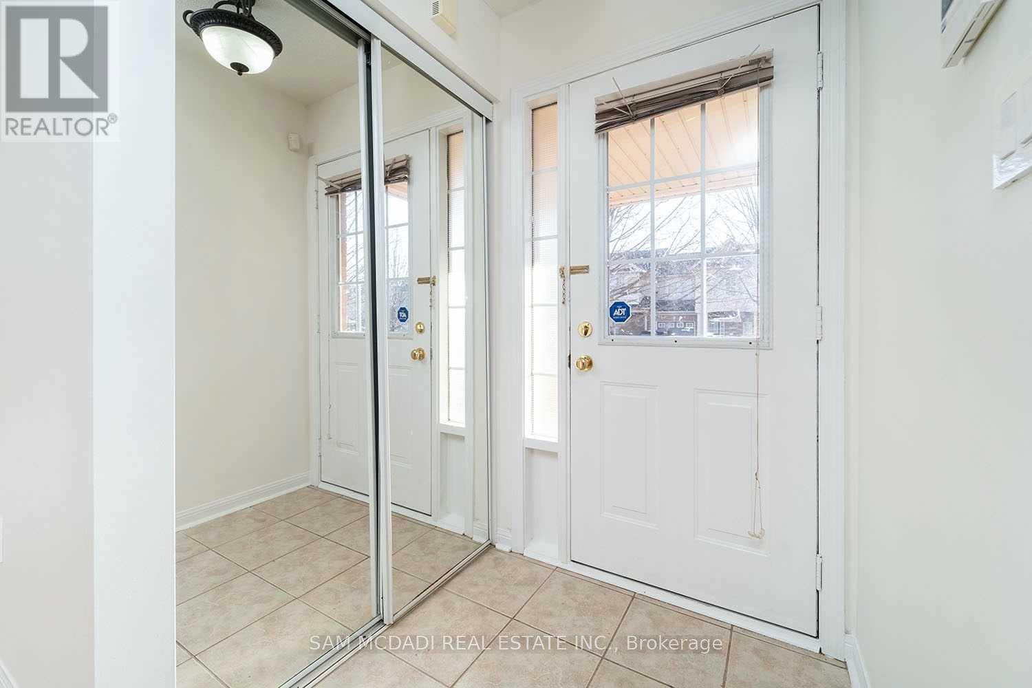 2447 Baintree Crescent, Oakville, Ontario  L6M 4W9 - Photo 3 - W13093156