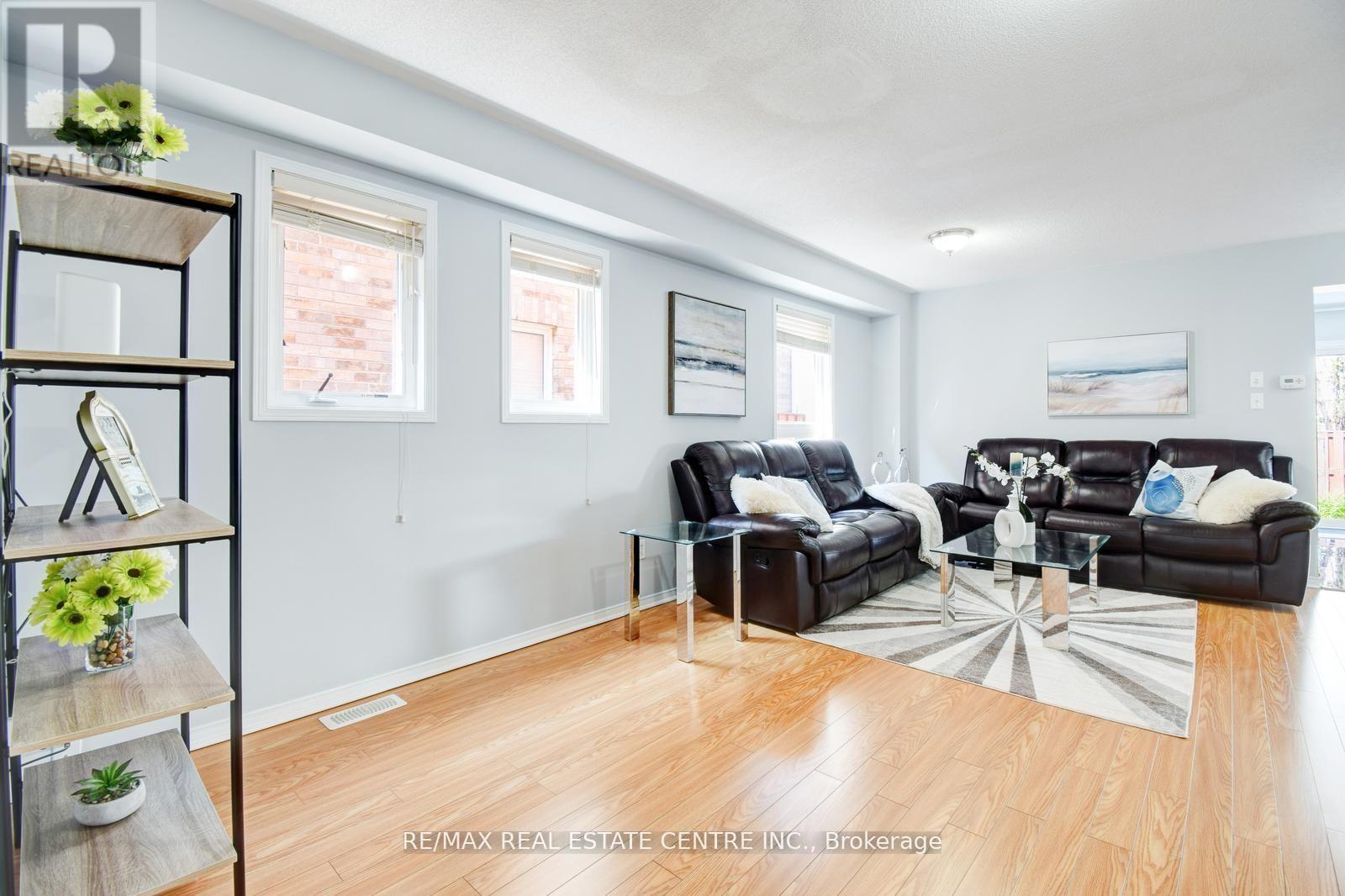 103 Botavia Downs Drive, Brampton, Ontario  L7A 3P6 - Photo 5 - W13093206