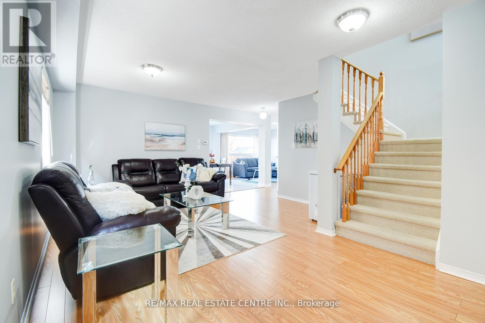 103 Botavia Downs Drive, Brampton, Ontario  L7A 3P6 - Photo 6 - W13093206