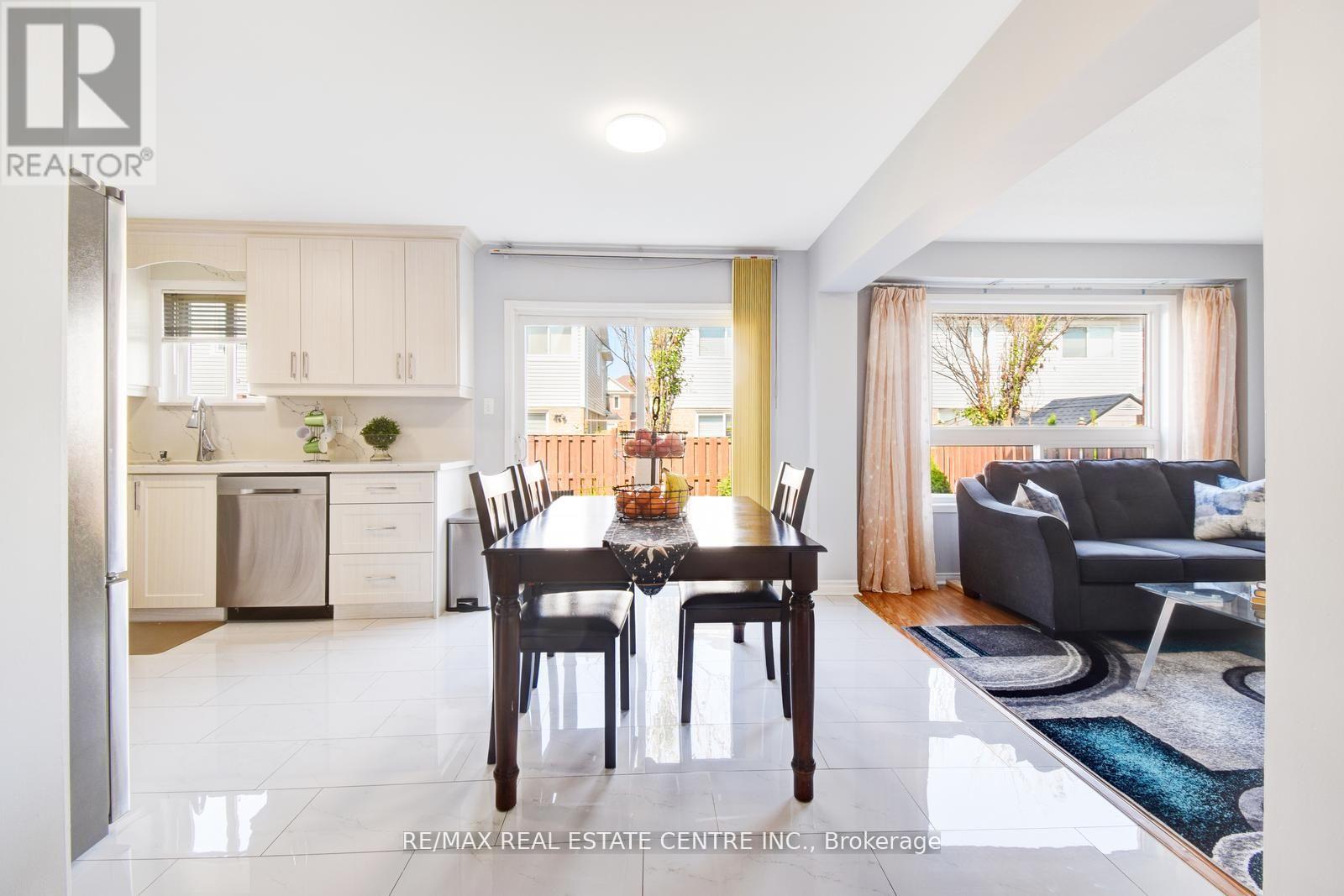 103 Botavia Downs Drive, Brampton, Ontario  L7A 3P6 - Photo 8 - W13093206