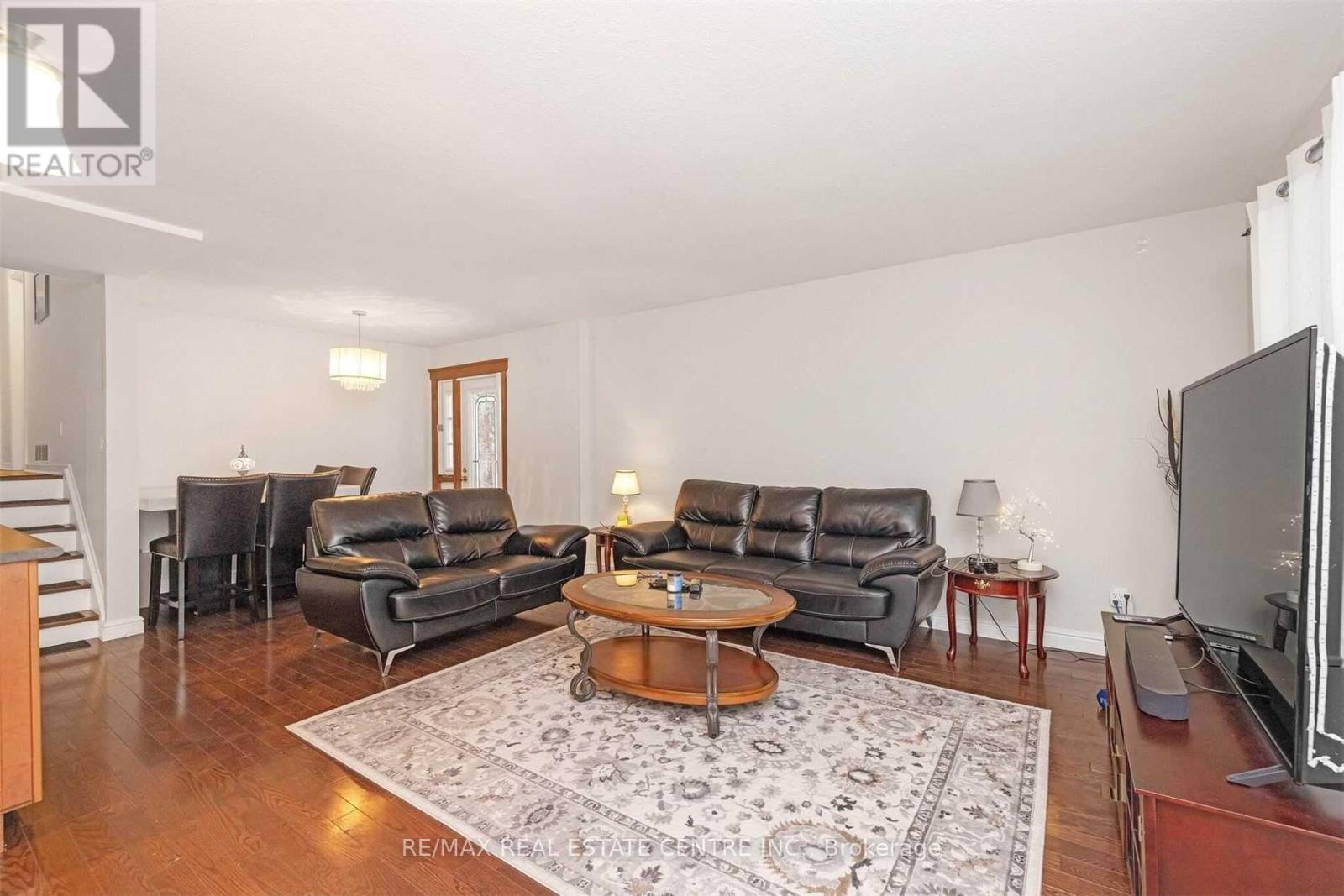 1172 Queens Avenue, Oakville, Ontario  L6H 2B5 - Photo 3 - W13093218