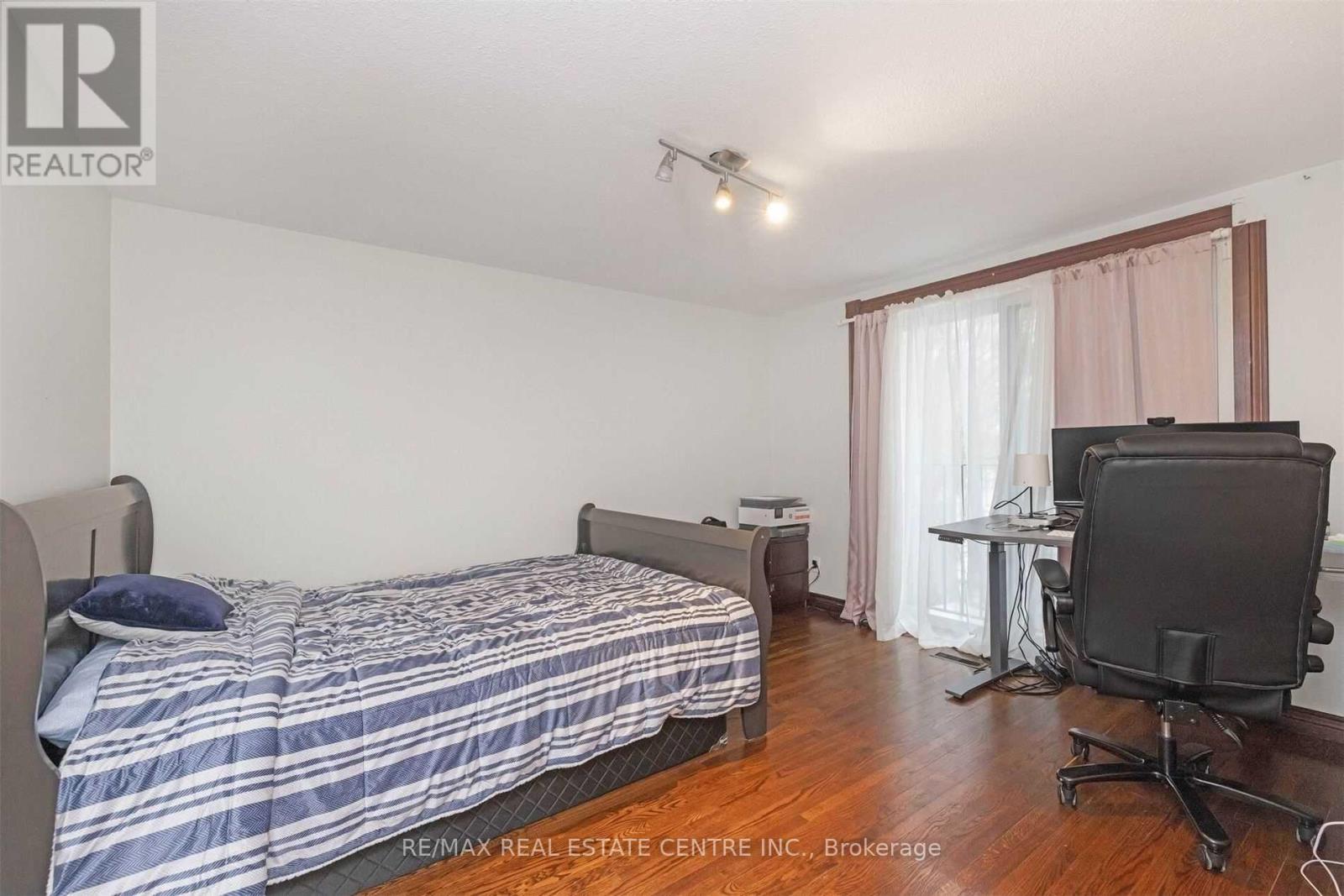 1172 Queens Avenue, Oakville, Ontario  L6H 2B5 - Photo 6 - W13093218