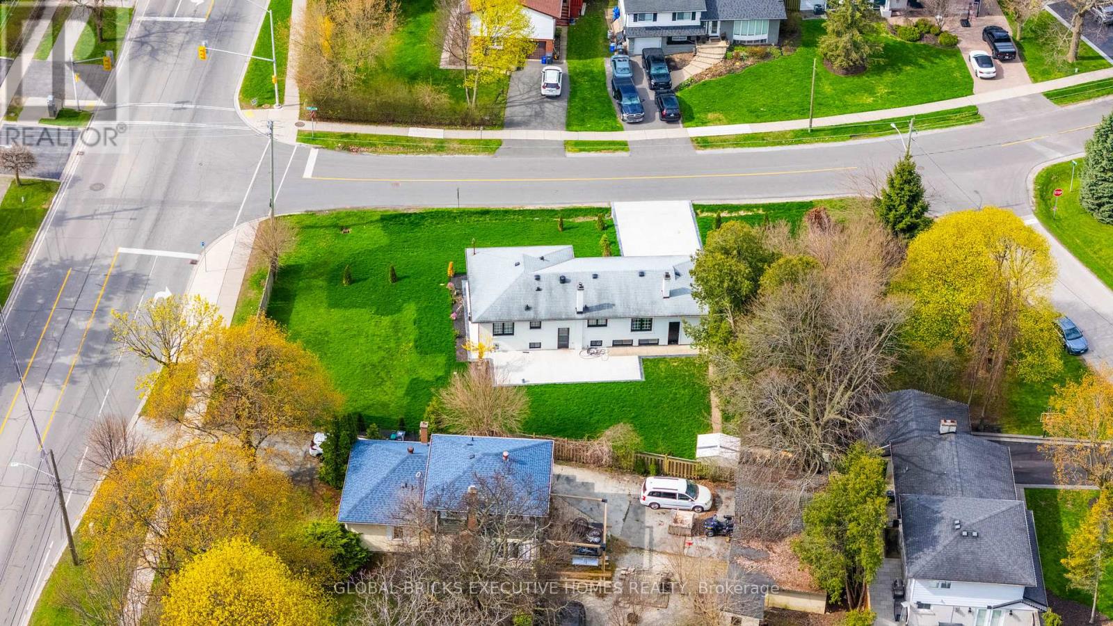 307 Lees Lane, Oakville, Ontario  L6L 4S2 - Photo 11 - W13093220