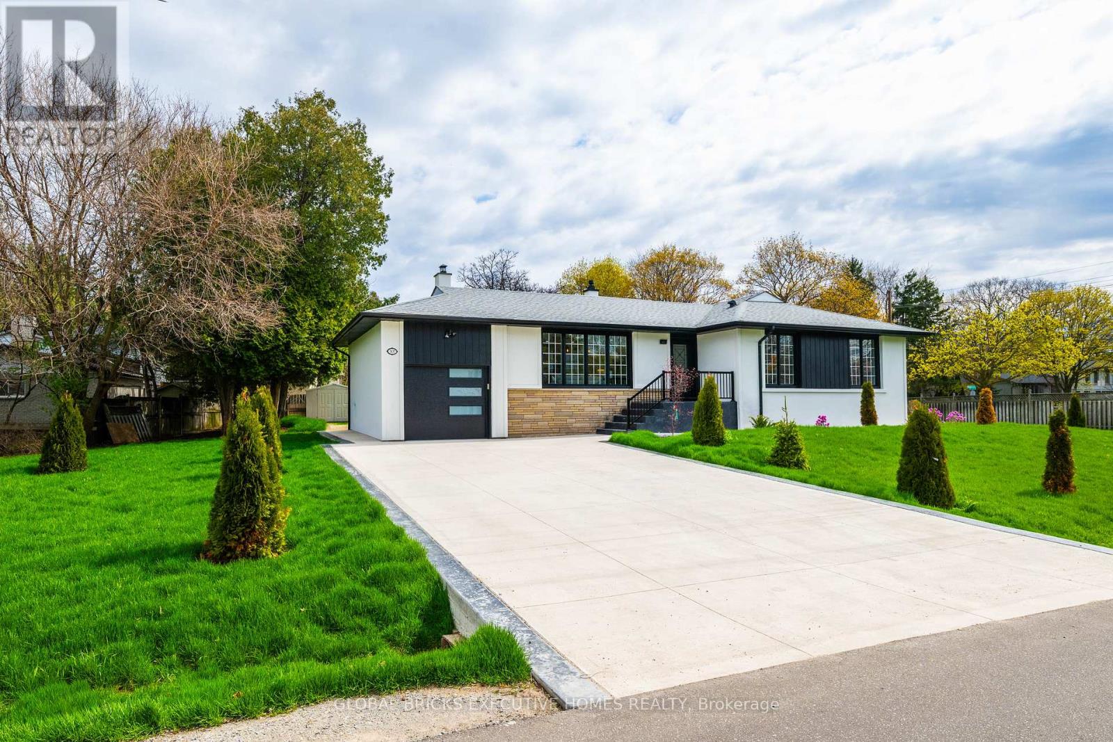 307 Lees Lane, Oakville, Ontario  L6L 4S2 - Photo 13 - W13093220