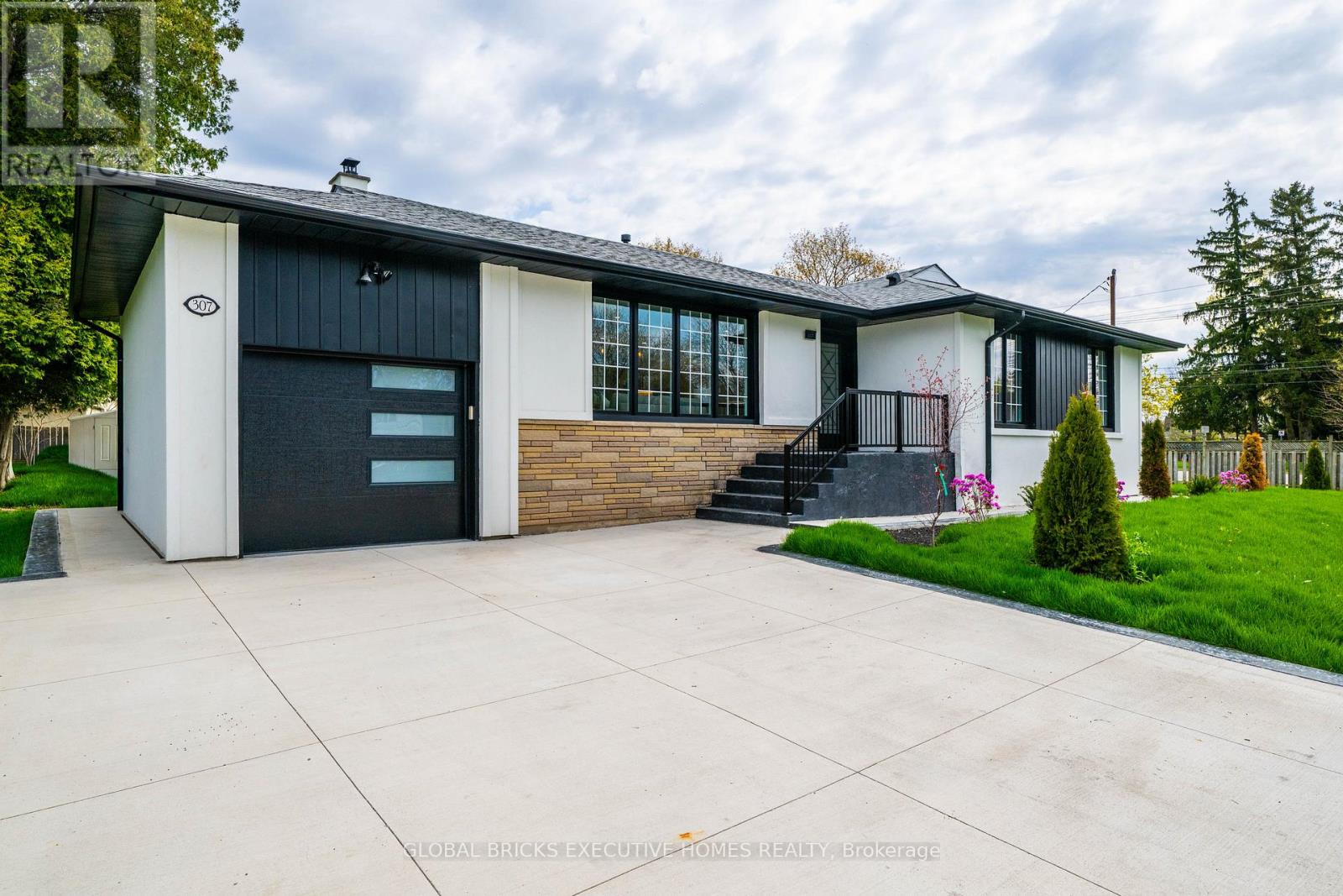 307 Lees Lane, Oakville, Ontario  L6L 4S2 - Photo 15 - W13093220